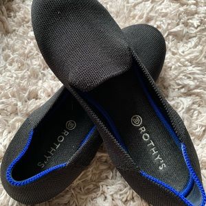 Black Rothy’s Girls Flats Sz 4
